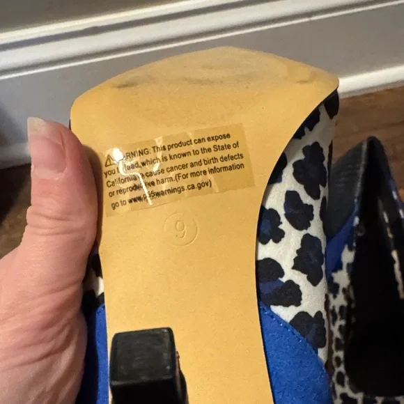 New York & Company Black and Blue Patterned Heels - Picture 5 of 9
